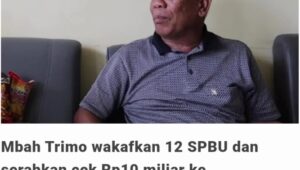 Mbah Trimo wakafkan 12 SPBU dan serahkan cek Rp10 miliar ke Muhammadiyah