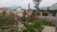 Serka Ramli, Bersama Masyarakat Desa Bau Gelar Kerja Bakti Pembersihan di Kabupaten Morut