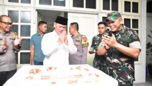 Brigjen TNI Dody Triwinarto Beri Kejutan Spesial di Ulang Tahun Kapolda Sulawesi Tengah ke-55