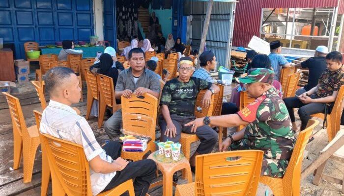 Babinsa Kodim 1311 Morowali Serka Ridwan,  Pererat Silaturahmi dan Jaga Kamtibmas di Desa Mondowe