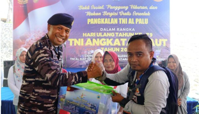 Ulang Tahun Ke-79 TNI AL Cetak Rekor Muri Makan Siang Sehat Bergizi Serentak di Seluruh Indonesia