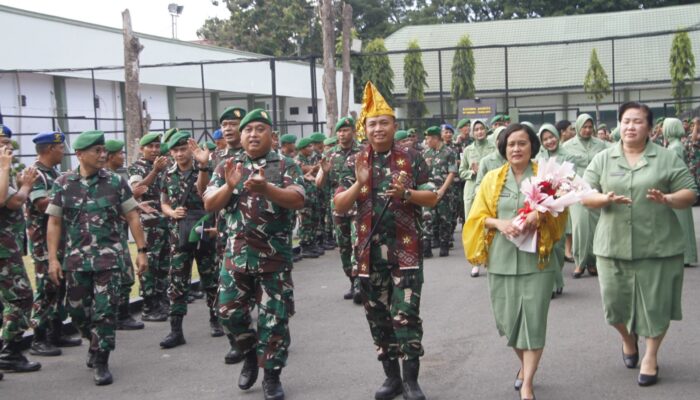 Diterima dengan Tradisi Sarat Makna: Brigjen TNI Deni Gunawan Resmi Jabat Danrem 132/Tadulako