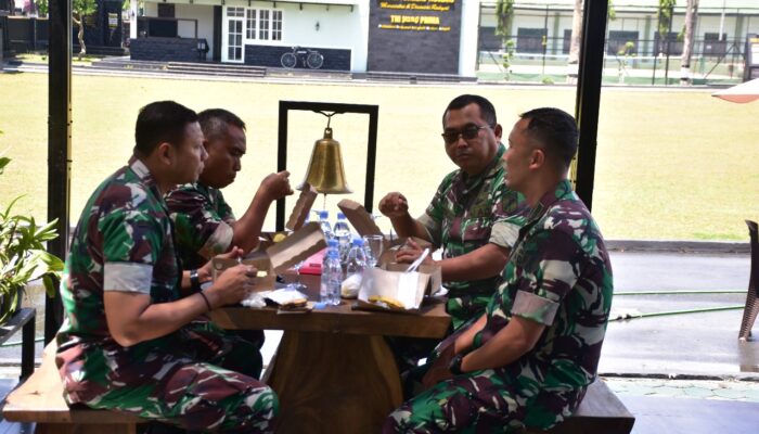 Korem 132/Tdl Gelar Makan Bersama, Ciptakan Kekompakan Prajurit yang Menginspirasi