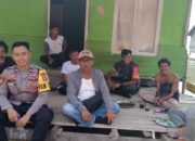 Kopda A. Taslim Komsos dengan Warga Desa Poaro