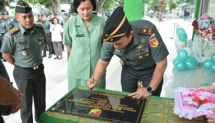 Danrem 132/Tadulako Kunjungi RS Tk. III Dr. Sindhu Trisno dan Resmikan Gedung Rawat Inap Baru 
