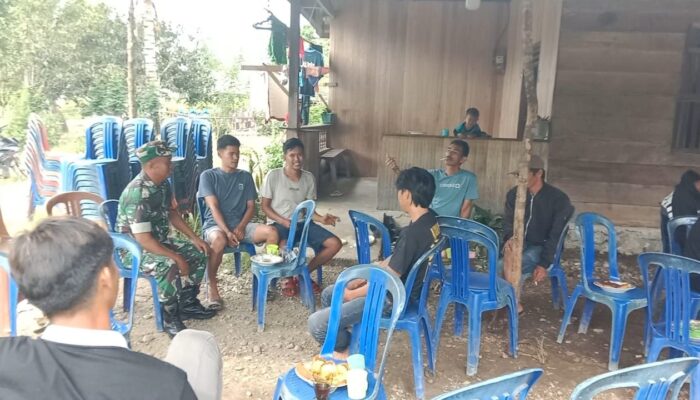 Babinsa Soyo Jaya Anjangsana dengan Warga Binaan 