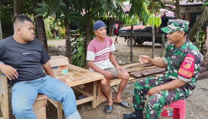 Koptu Sumardin Rutin Komsos Bersama Warga Desa Bahodopi 