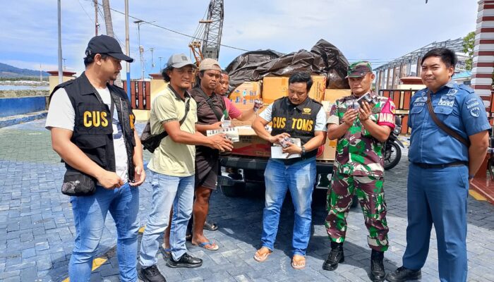 Kodim 1307/Poso Gabungan Team Bea Cukai Luwuk dan Direktorat Jenderal Perhubungan Pelabuhan Ampana Gagalkan Penyeludupan Rokok Ilegal