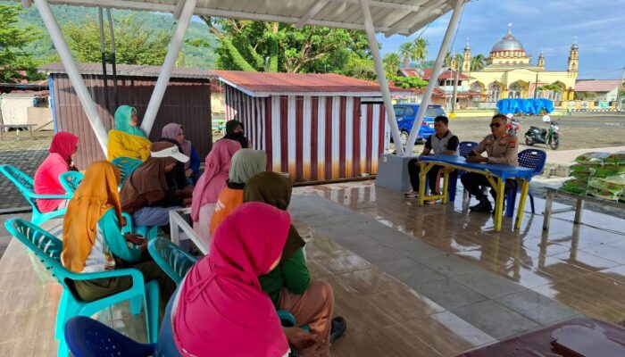 Momen Jumat Curhat, Sat Binmas Polres Morowali Dengarkan Keluhan Para Ibu Rumah Tangga