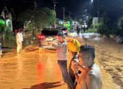 Banjir Desa Lalampu, Personel Polsek Bahodopi Sigap Turun Lokasi
