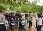Kapolres Morowali Utara Mengecek Arus Mudik di Pelabuhan Feri Kolonodale, Lonjakan Pemudik Meningkat