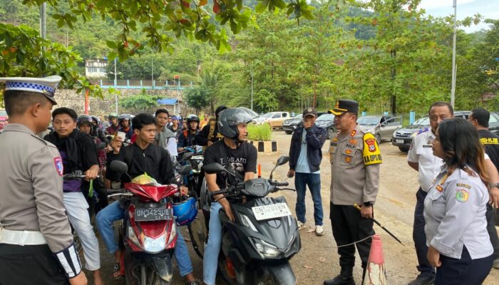 Kapolres Morowali Utara Mengecek Arus Mudik di Pelabuhan Feri Kolonodale, Lonjakan Pemudik Meningkat