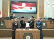 Hadiri Rapat Paripurna, Bupati Iksan Sampaikan LKPJ TA 2024