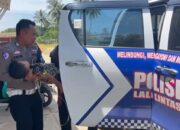 Aksi Heroik! Polantas Polres Morowali Utara Sigap Selamatkan Nyawa Anak yang Kejang-Kejang di Tengah Banjir