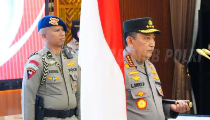 Kapolri Pimpin Kenaikan Pangkat 13 PATI Polri 