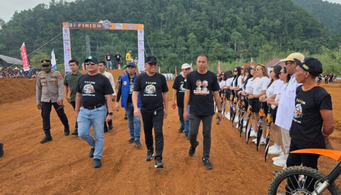Kapolres Morowali Utara Sumbang Satu Unit Motor, Meriahkan Mayday Gasstrack Morut