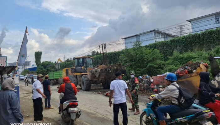 Babinsa Koramil 1311-09/Bahodopi Bersama Pemdes Gelar Kerja Bakti di Desa Labota