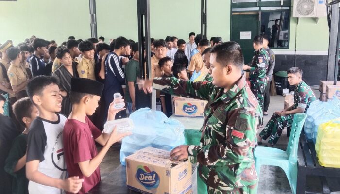 Korem 132/Tadulako Gelar Sholat Jumat dan Jumat Berkah Bersama Masyarakat