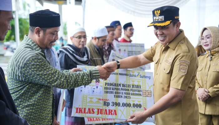 Pemda Morowali Salurkan Hibah ke 17 Pondok Pesantren, Sekaligus Luncurkan Program Kesehatan Inklusif