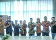 Wakil Bupati Morowali Jemput Langsung Anak WNI Asal Malaysia di Bandara Maleo