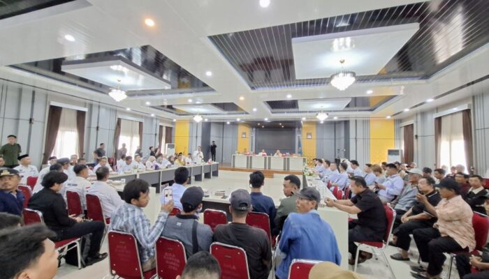 Bupati Iksan Pimpin Rapat Tindak Lanjut Audiensi Gerakan Petani Indonesia Menggugat (GAPIT) Morowali