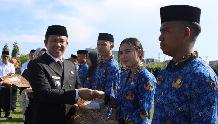 Bupati Iksan Serahkan SK CPNS dan PPPK Formasi Tahun 2024 Lingkup Kabupaten Morowali 