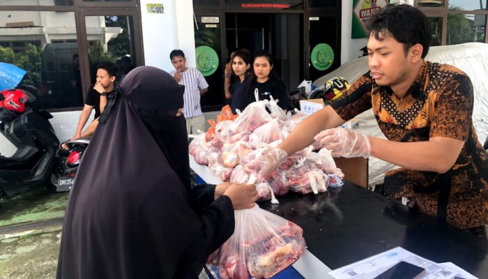 Hari Raya Idul Adha, Kejaksaan Negeri Morowali Potong 7 Ekor Sapi