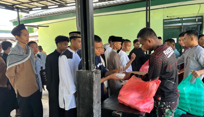 Jumat Berkah di Hari Raya Idul Adha, Korem 132/Tdl Gelar Sholat dan Tebar Kebaikan