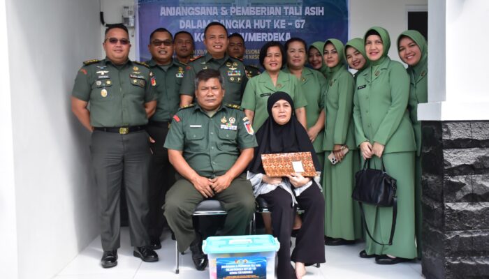 Danrem 132/Tadulako Kunjungi Keluarga Prajurit yang Sakit, Peltu Dian Terisak Haru