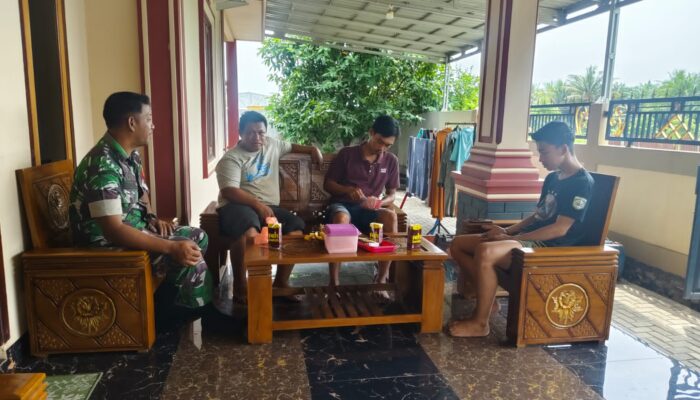 Kopka Hendra Kurniawan, Laksanakan Komsos dengan Warga Desa Bahomakmur