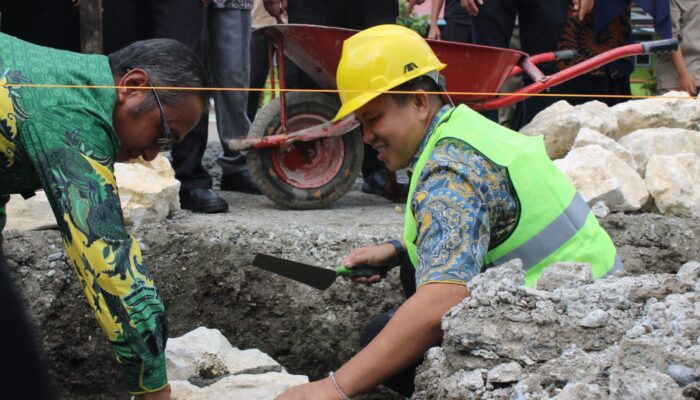 Bupati  Morowali Kunker, Sekaligus Peletakan Batu Perta  SD Bahonsuai 