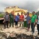 Babinsa Dampingi Penertiban Bangunan Liar, di Sekitar Sungai Pasar Rakyat Bahodopi