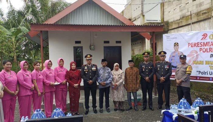 Di Hari Bhayangkara ke 79, Kapolres Morowali Serahkan Empat Rumah dan Fasilitas Air Bersih ke Masyarakat
