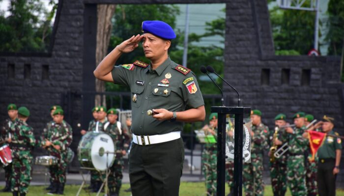 Korem 132/Tdl  Gelar Upacara Mingguan,Dandenpom XIII/2 Palu Irup
