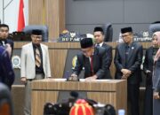 Rapat Paripurna, Pemkab Morowali Sampaikan Usulan Lima Ranperda dan Rancangan Perubahan APBD 2025