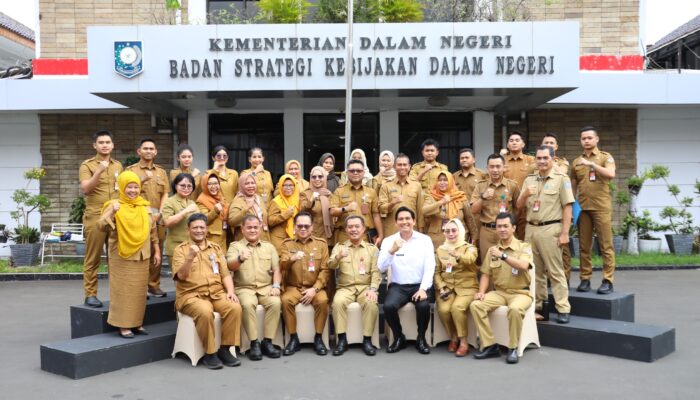 BSKDN Kemendagri Beri Pembekalan Bupati Indramayu, Dorong Kebijakan Berbasis Data dan Bukti 