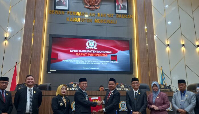 DPRD Morowali Ketok Palu,Rancangan APBD  Tahun 2025 Disetujui 2 Triliun Lebih 