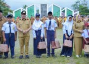 Bupati Iksan Luncurkan Program Seragam Gratis hingga SMA/SMK/MA