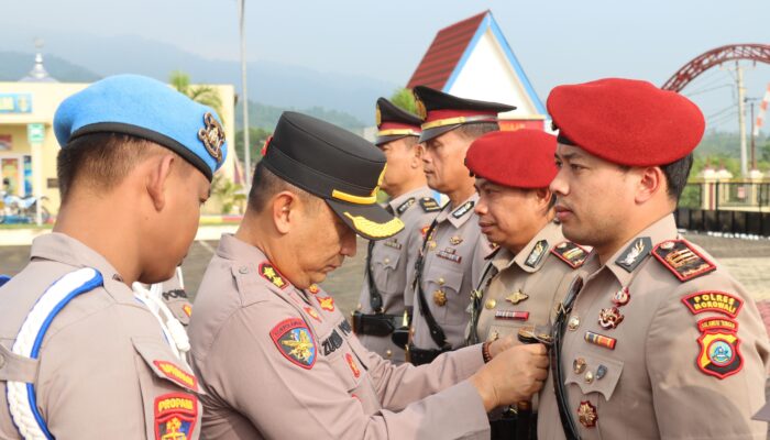 Kapolres Morowali AKBP Zulkarnain Pimpin Upacara Serah Terima Jabatan