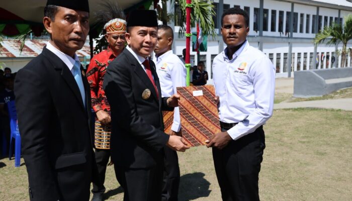 HUT RI ke-80, Pj Gubernur Agus Fatoni Serahkan Remisi kepada Ribuan Narapidana Papua