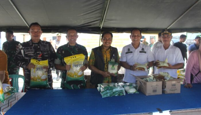 Aster Kasdam XXIII/Palaka Wira Hadiri Gerakan Pangan Murah, Warga Palu Barat Serbu Sembako Terjangkau