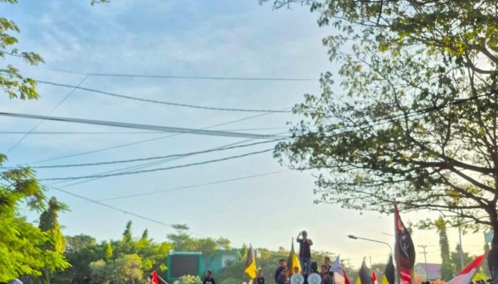 Aliansi Masyarakat Morowali Menggugat Demo di DPRD , Tujuh Tuntutanya 