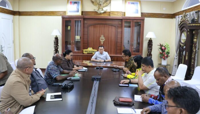 Hari Libur Nasional, Pj Gubernur Fatoni dan Pemprov Papua Tetap Semangat dan Bekerja untuk Rakyat