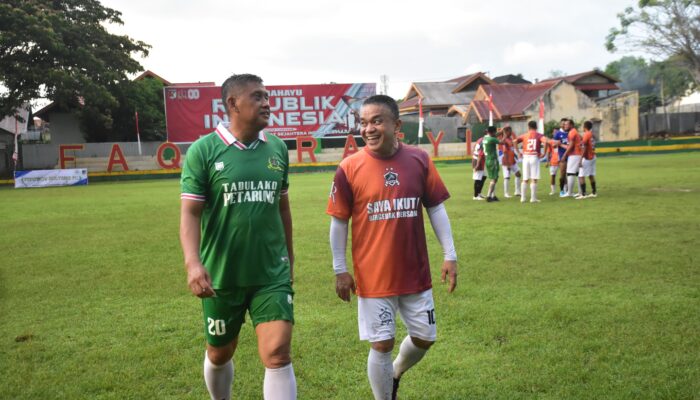Sepak Bola Persahabatan “Pererat Sinergi Kodam XXIII/Palaka Wira dan Pemda Kota Palu”