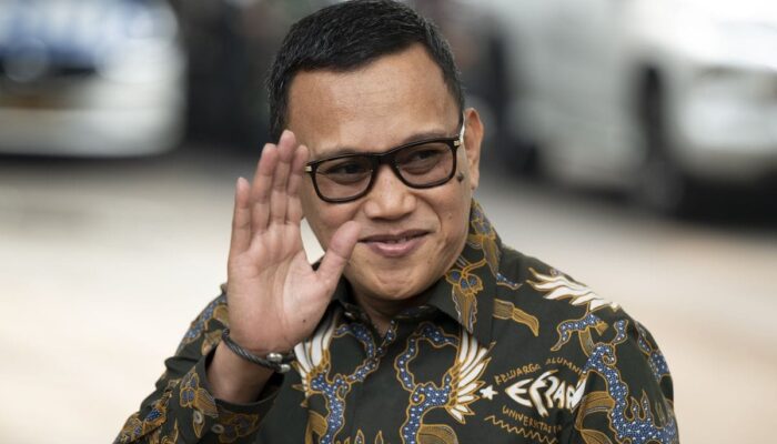 Abdul Kadir Karding – Kesederhanaan Seorang Perantau dalam Istana