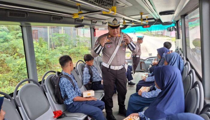 Hut Lalulintas ke-70,Satlantas Polres Morowali Dialog Bersama Sopir dan Siswa 