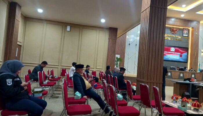 Bupati Morowali Umroh, Kepala OPD Rame- Rame Tidak Hadir dalam Rapat Paripurna di DPRD 