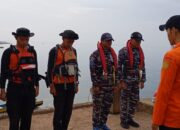 Tim SAR Gabungan Lakukan Pencarian Seorang Pencari Batu Diduga Terjatuh Dari Perahu di Perairan Pulau Kaleroang