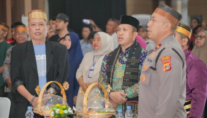 Bupati Iksan Hadiri Musda KKSS: Pemimpin Harus Jadi Wadah Persatuan Semua Suku