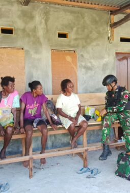 Satgas Yonif 410/Alugoro; Di Tanah Terpencil, Ada Tangan-Tangan Tulus yang Menyelamatkan Masa Depan